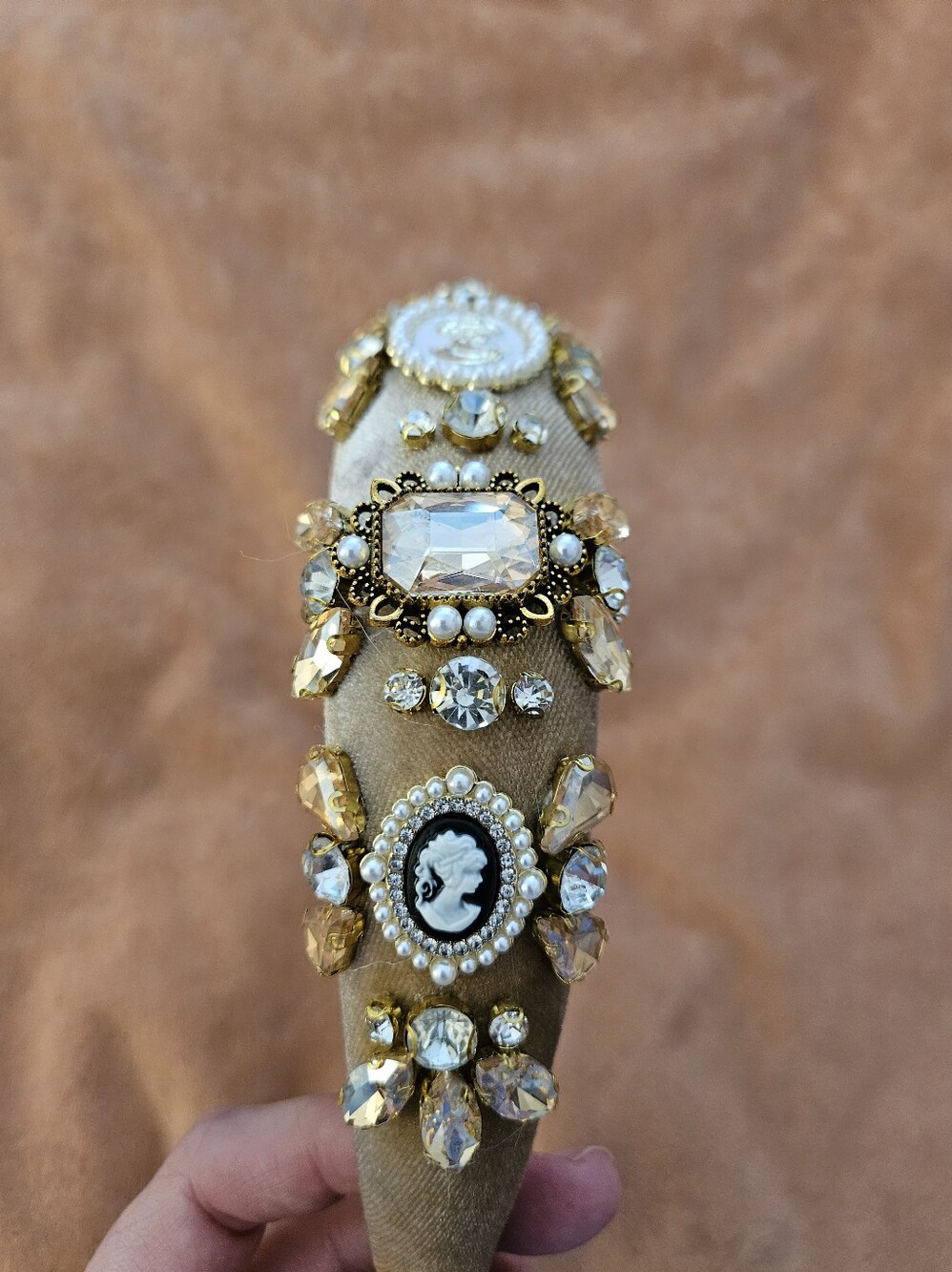 NWOT Aratta Elegant Gold and Cream Velvet Jeweled Cameo/Pearl Headband